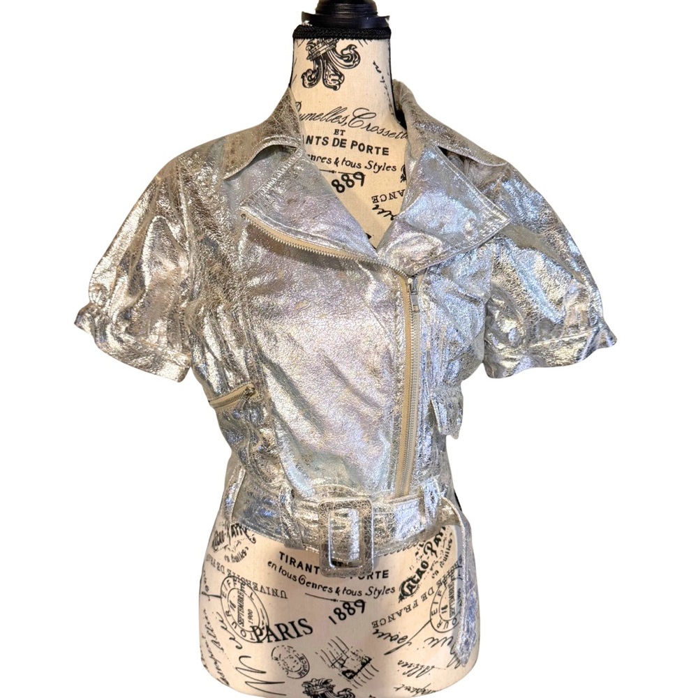 XOXO Metallic Silver Short Sleeve Zip Front Belted Jacket Top